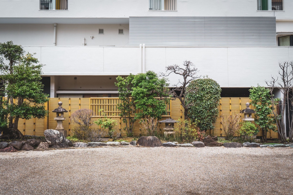 alrededor de un ryokan en okinawa
