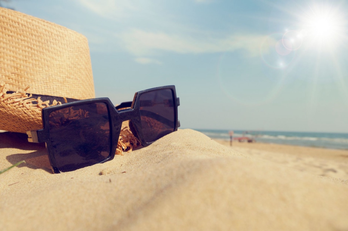 proteção solar em praia