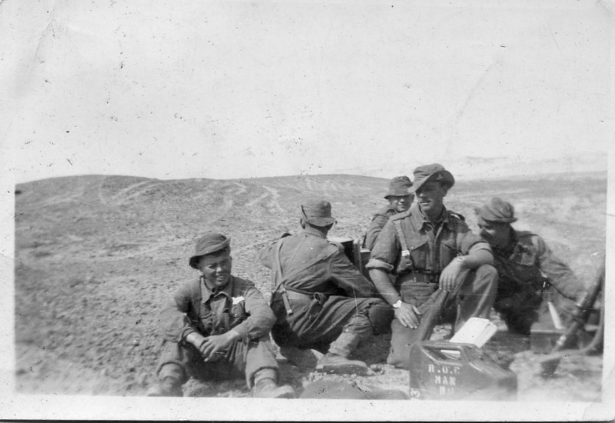 fotografía histórica de base militar en okinawa