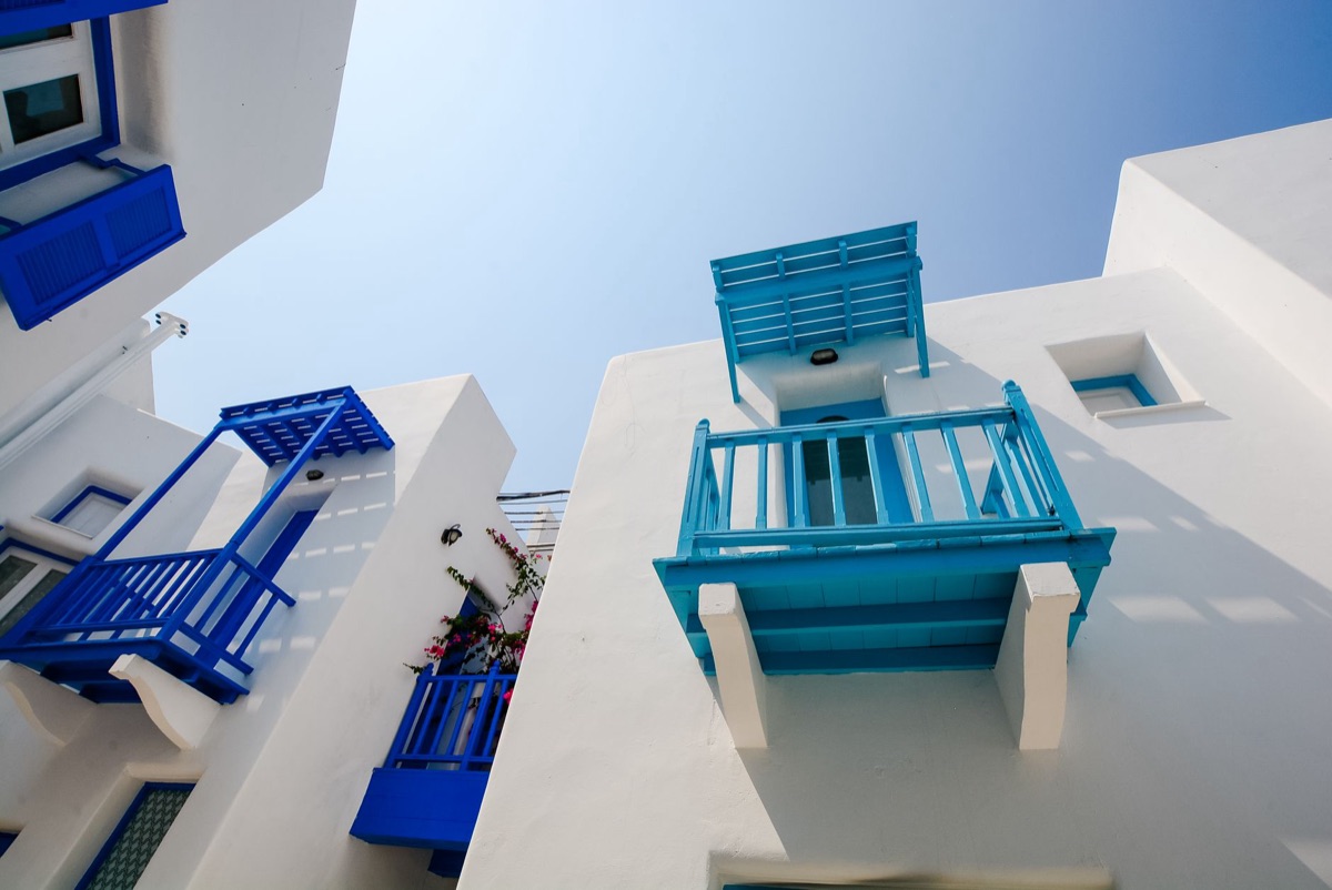  Bâtiment moderne avec éléments traditionnels